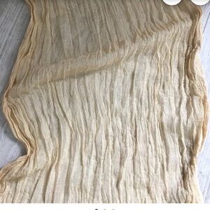 Cotton gauze wedding table path.